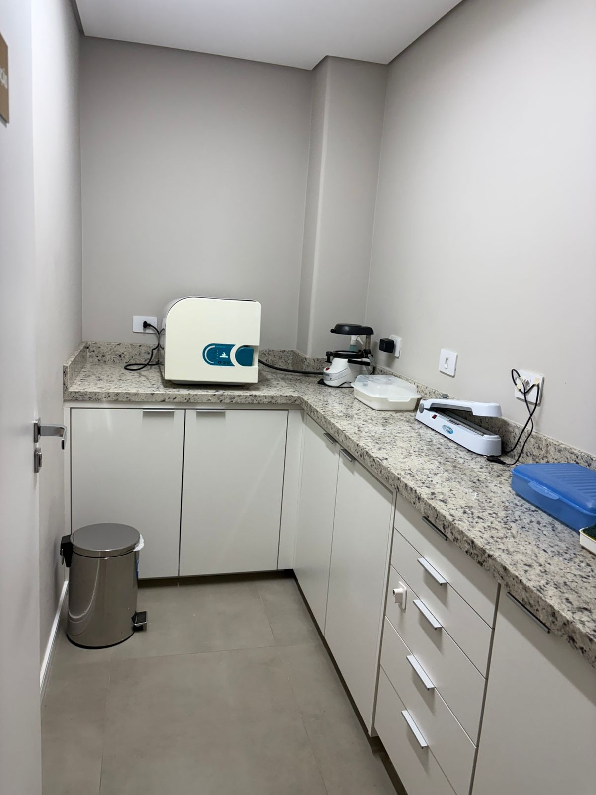 Sala de esterilização e apoio do consultório